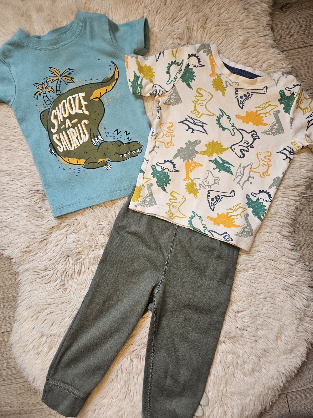 Carter's Toddlers Dino Matching Set in Teal, White, Green, Yellow 12Month